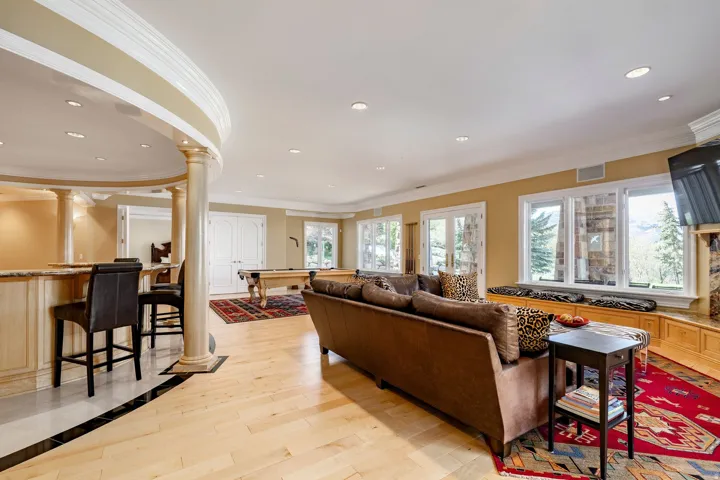 5678 E Twin Creek Rd, Salt Lake City, Utah 84108