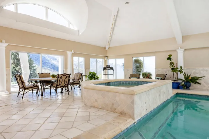 5678 E Twin Creek Rd, Salt Lake City, Utah 84108