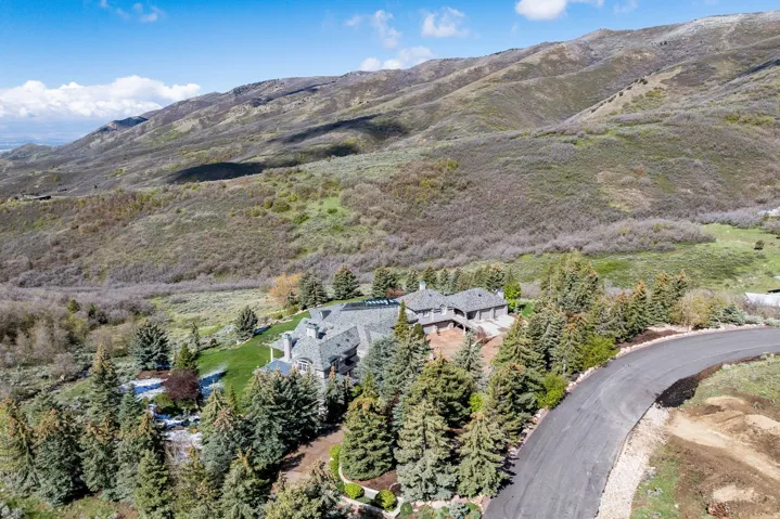 5678 E Twin Creek Rd, Salt Lake City, Utah 84108