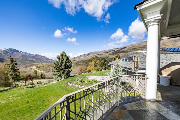 5678 E Twin Creek Rd, Salt Lake City, Utah 84108