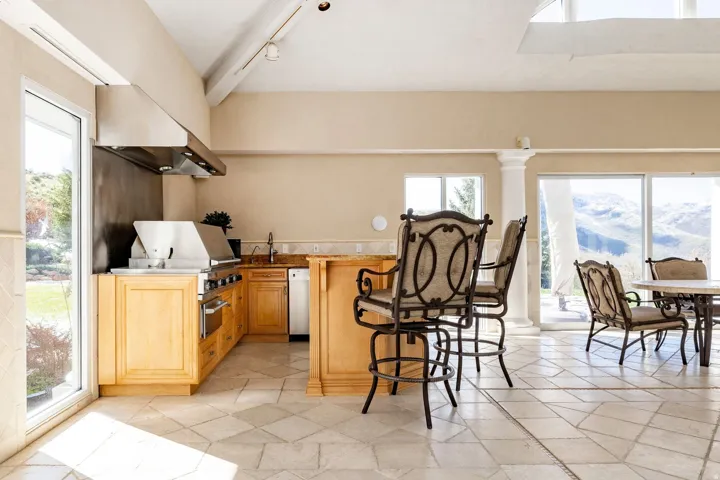 5678 E Twin Creek Rd, Salt Lake City, Utah 84108