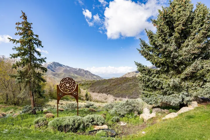 5678 E Twin Creek Rd, Salt Lake City, Utah 84108