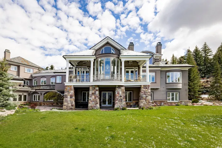 5678 E Twin Creek Rd, Salt Lake City, Utah 84108