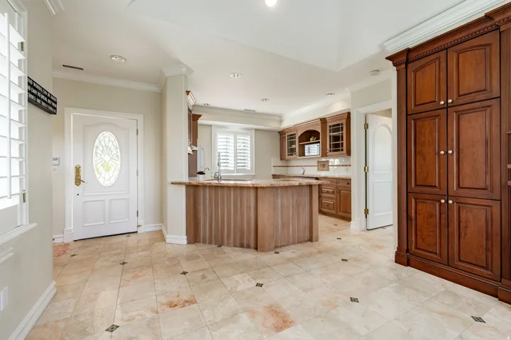 5678 E Twin Creek Rd, Salt Lake City, Utah 84108