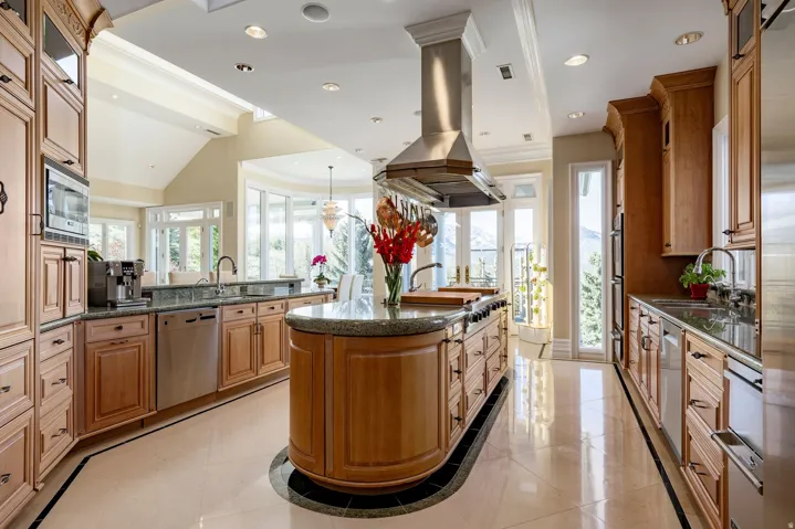5678 E Twin Creek Rd, Salt Lake City, Utah 84108