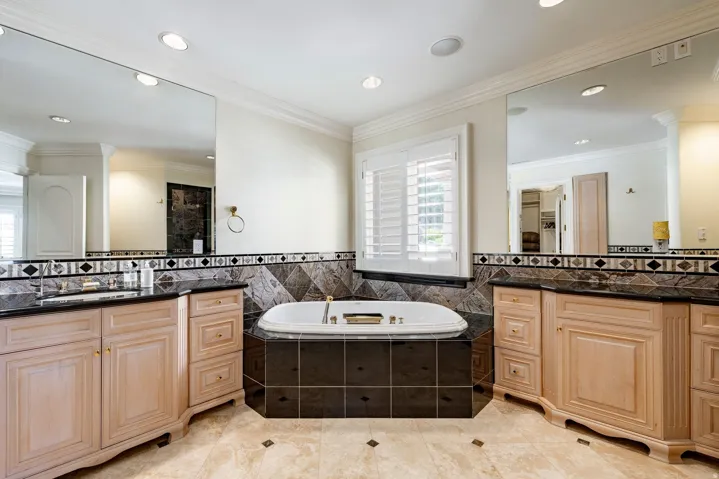 5678 E Twin Creek Rd, Salt Lake City, Utah 84108