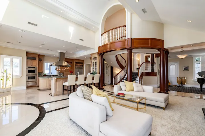 5678 E Twin Creek Rd, Salt Lake City, Utah 84108