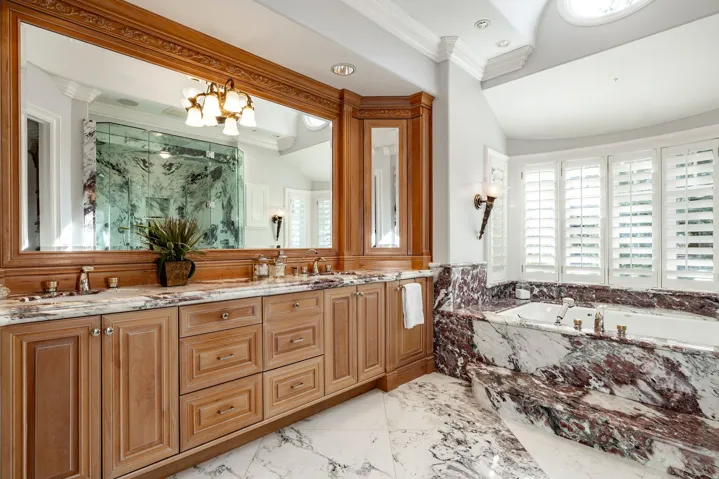 5678 E Twin Creek Rd, Salt Lake City, Utah 84108