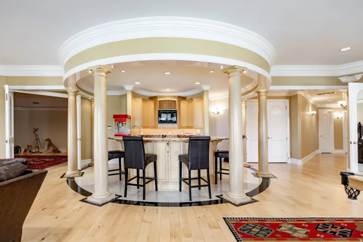 5678 E Twin Creek Rd, Salt Lake City, Utah 84108