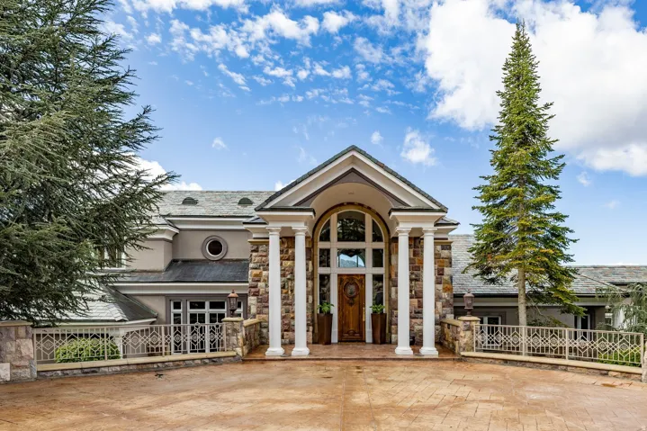 5678 E Twin Creek Rd, Salt Lake City, Utah 84108