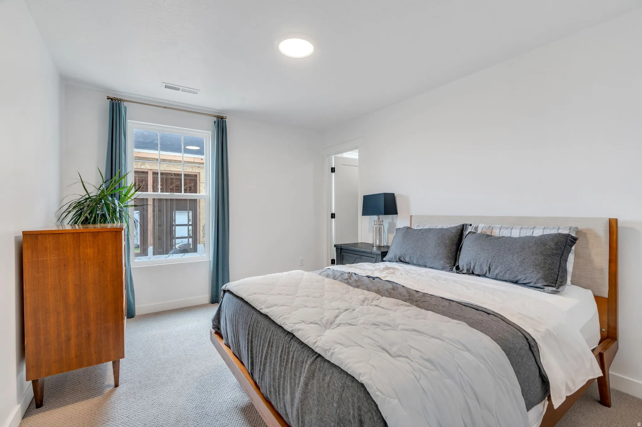 Bright room with recessed ceiling lighting