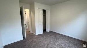 Neutral-toned wall finishes throughout