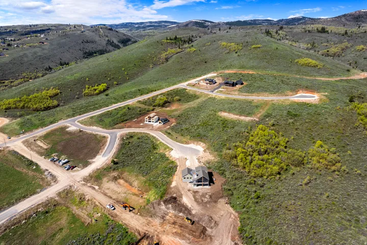 562 W Coopers Cir, Garden City, Utah 84028