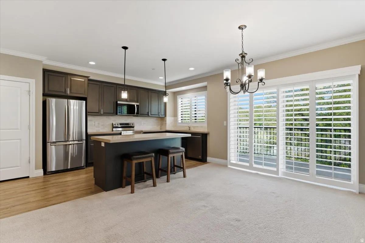 Kitchen & Dining Area
