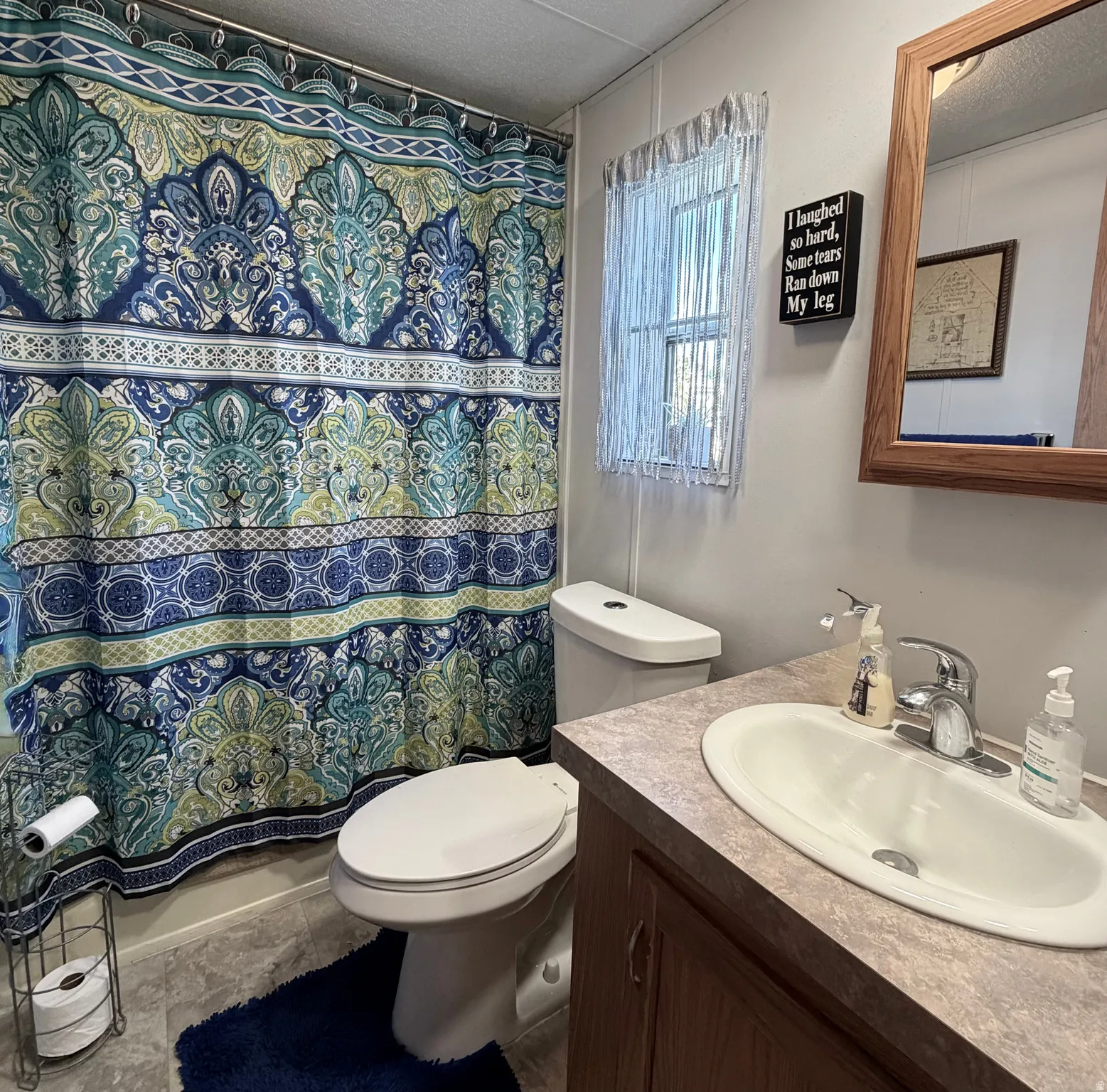 Full main bathroom