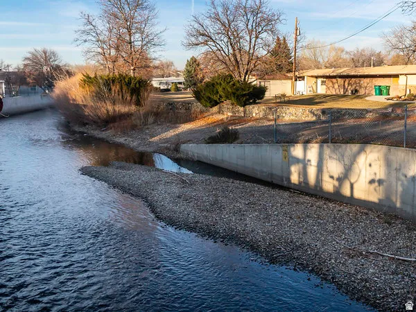 Big Cottonwood Creek runs through the community