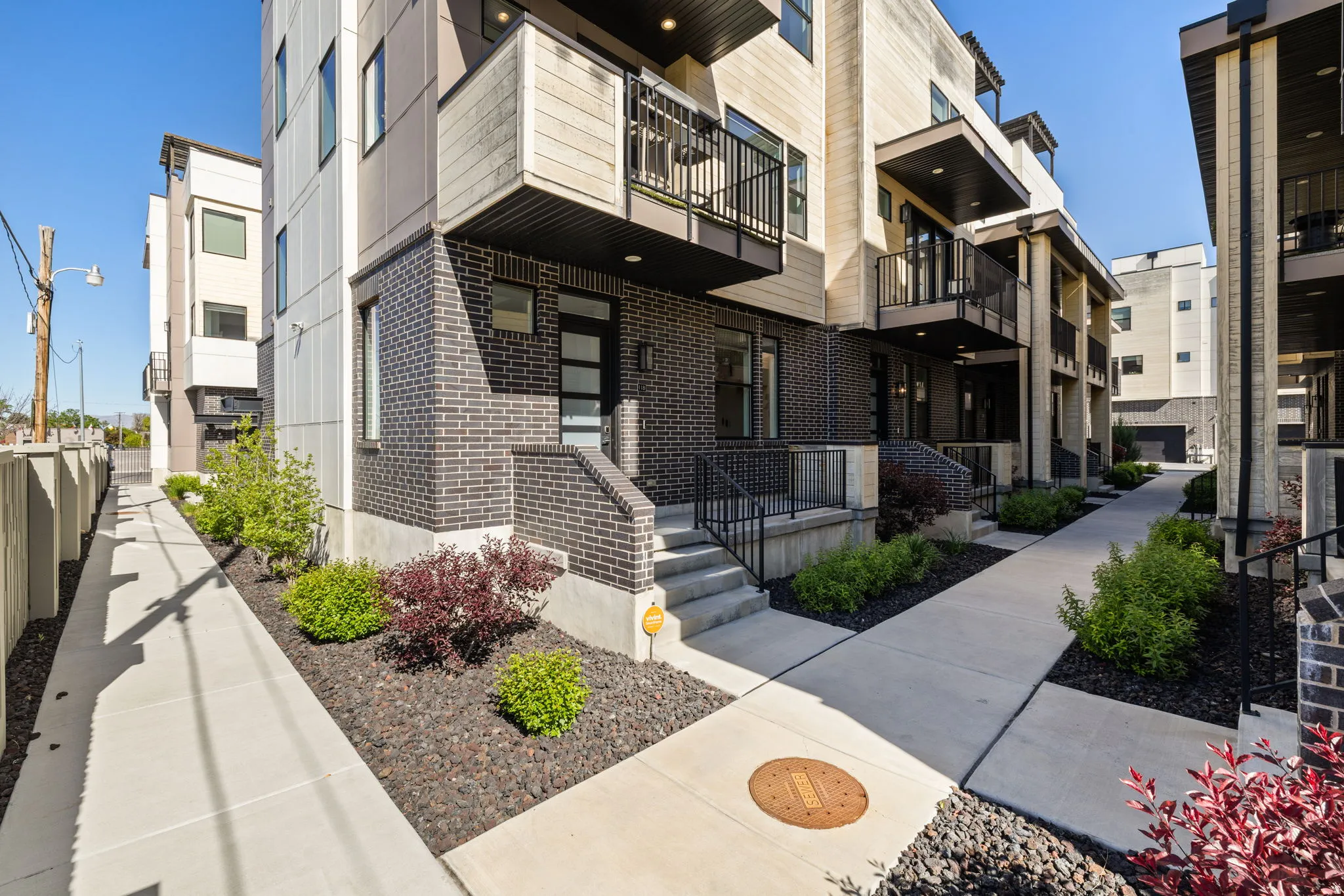 View of apartment building / complex