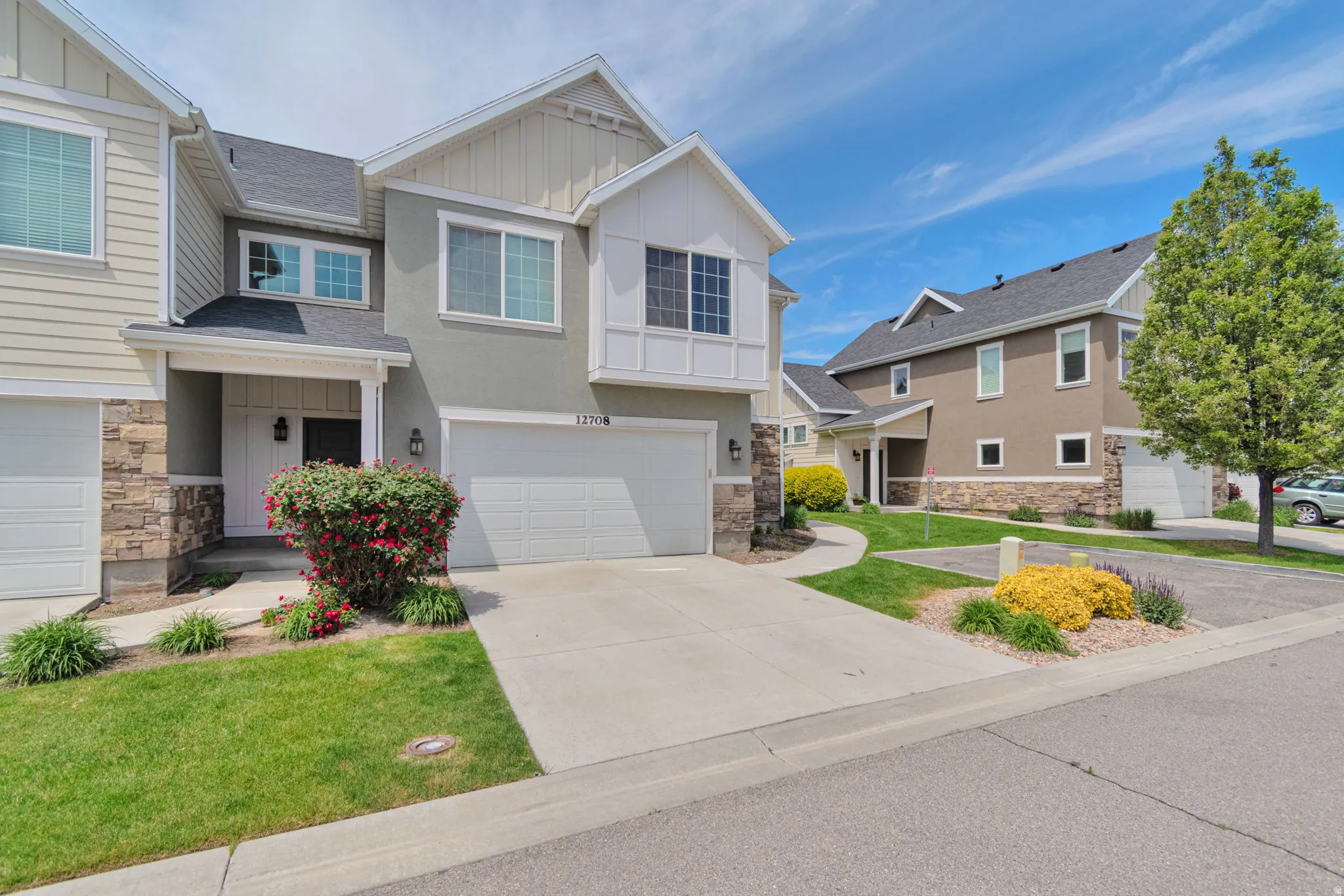 Two-story townhouse