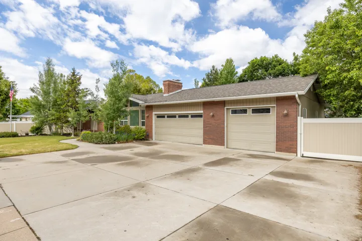 3 car garage
