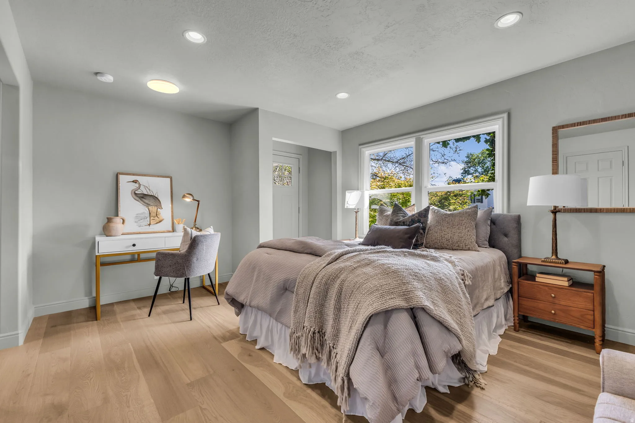Main level bedroom