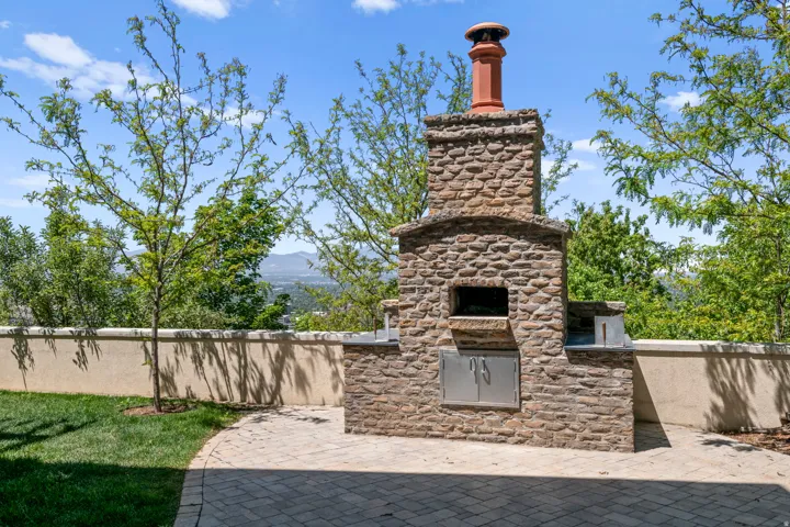 6394 S Canyon Cove Dr, Holladay, Utah 84121