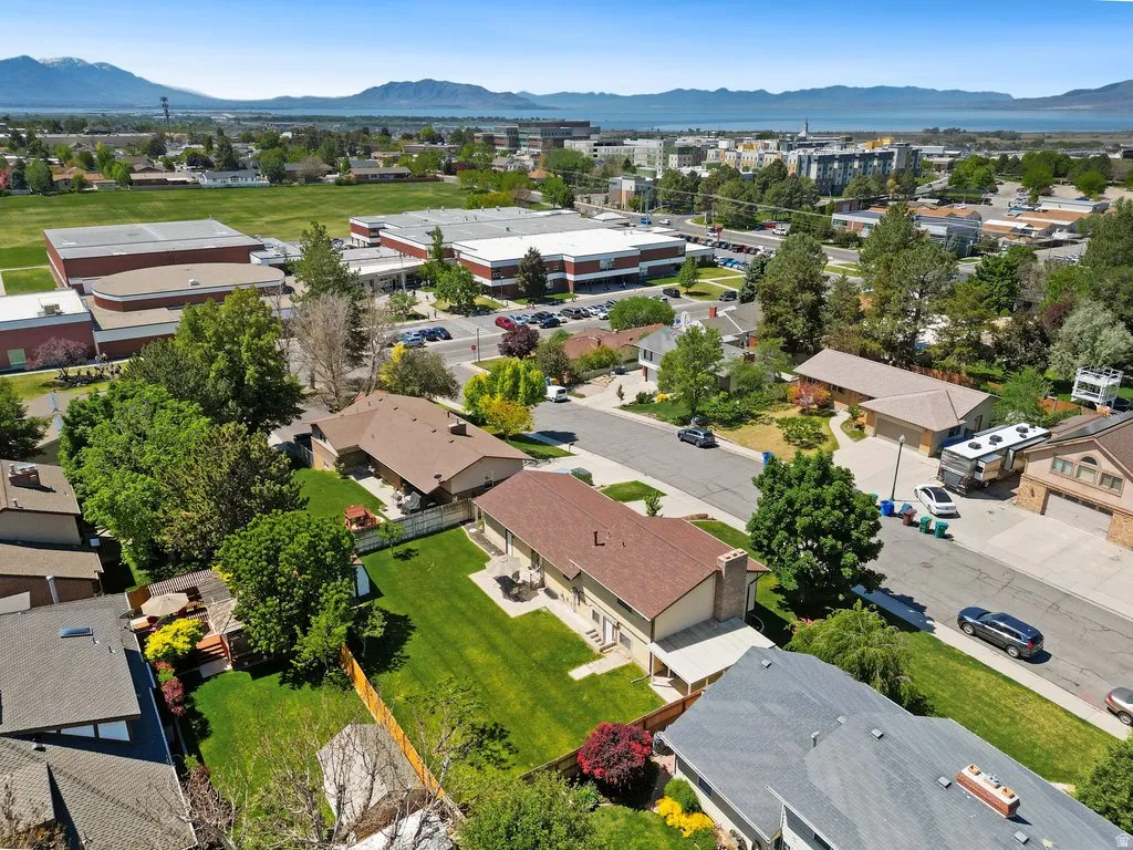 Aerial perspective showcasing proximity to UVU and Lakeridge Jr High. Literally around the corner!