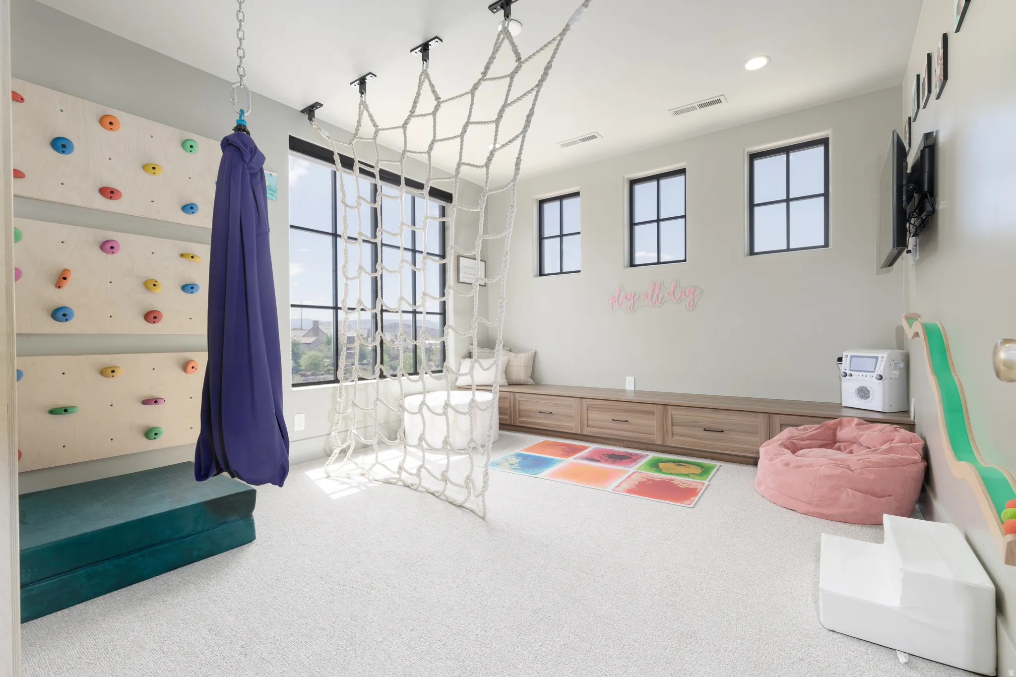 Playroom featuring carpet and recessed lighting