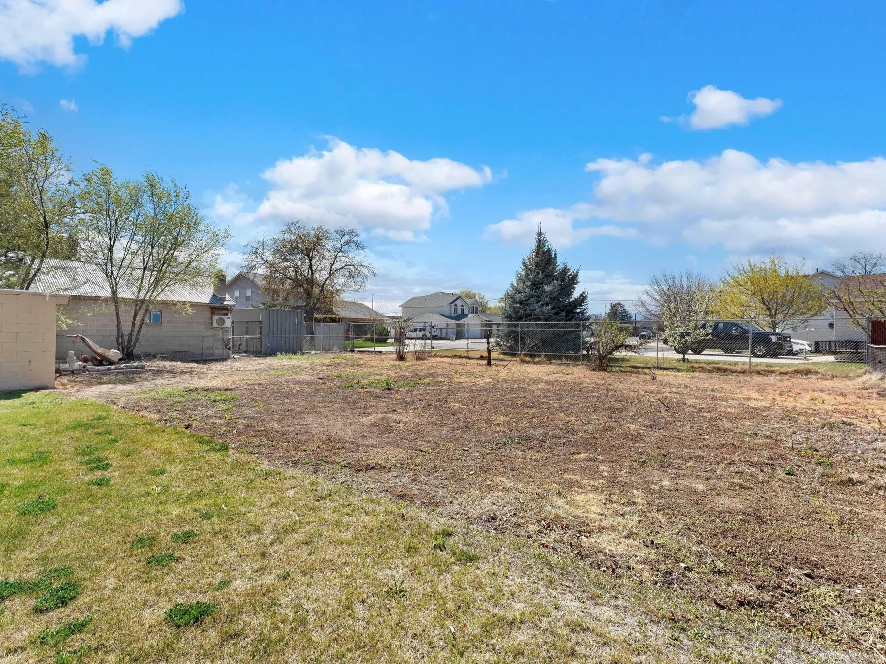 View of yard featuring a residential view