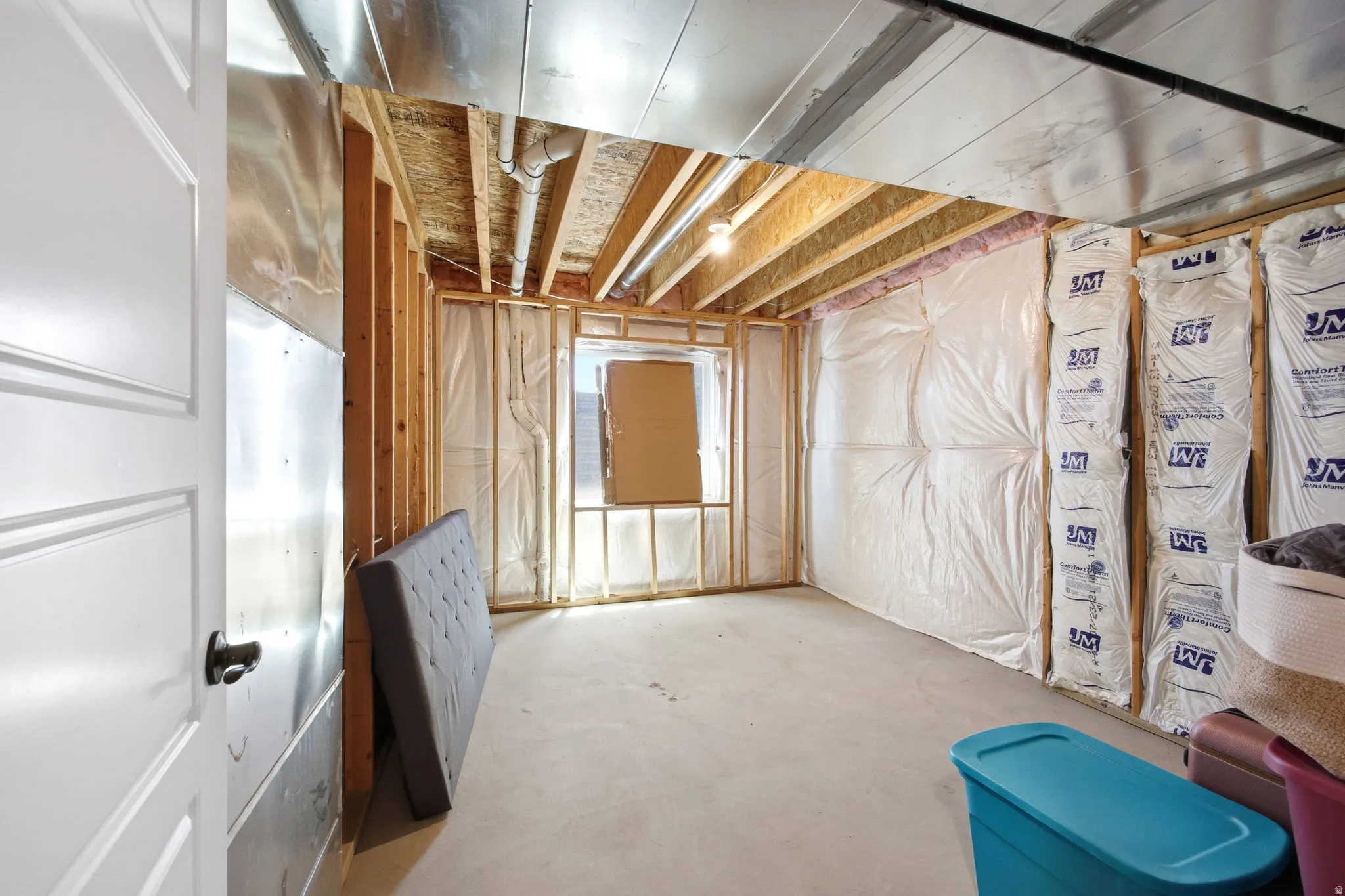 Unfinished basement space that would make a perfect 3 bedroom on this floor.
