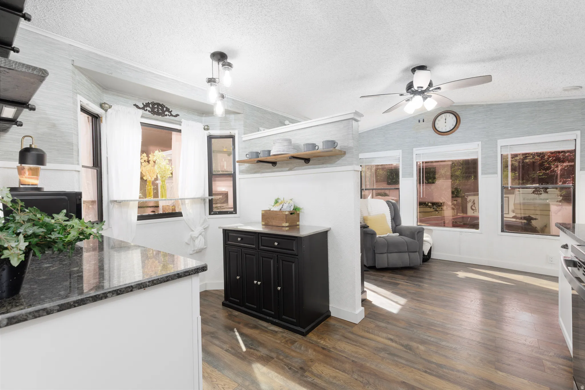 Breakfast Bar & Open Living Space