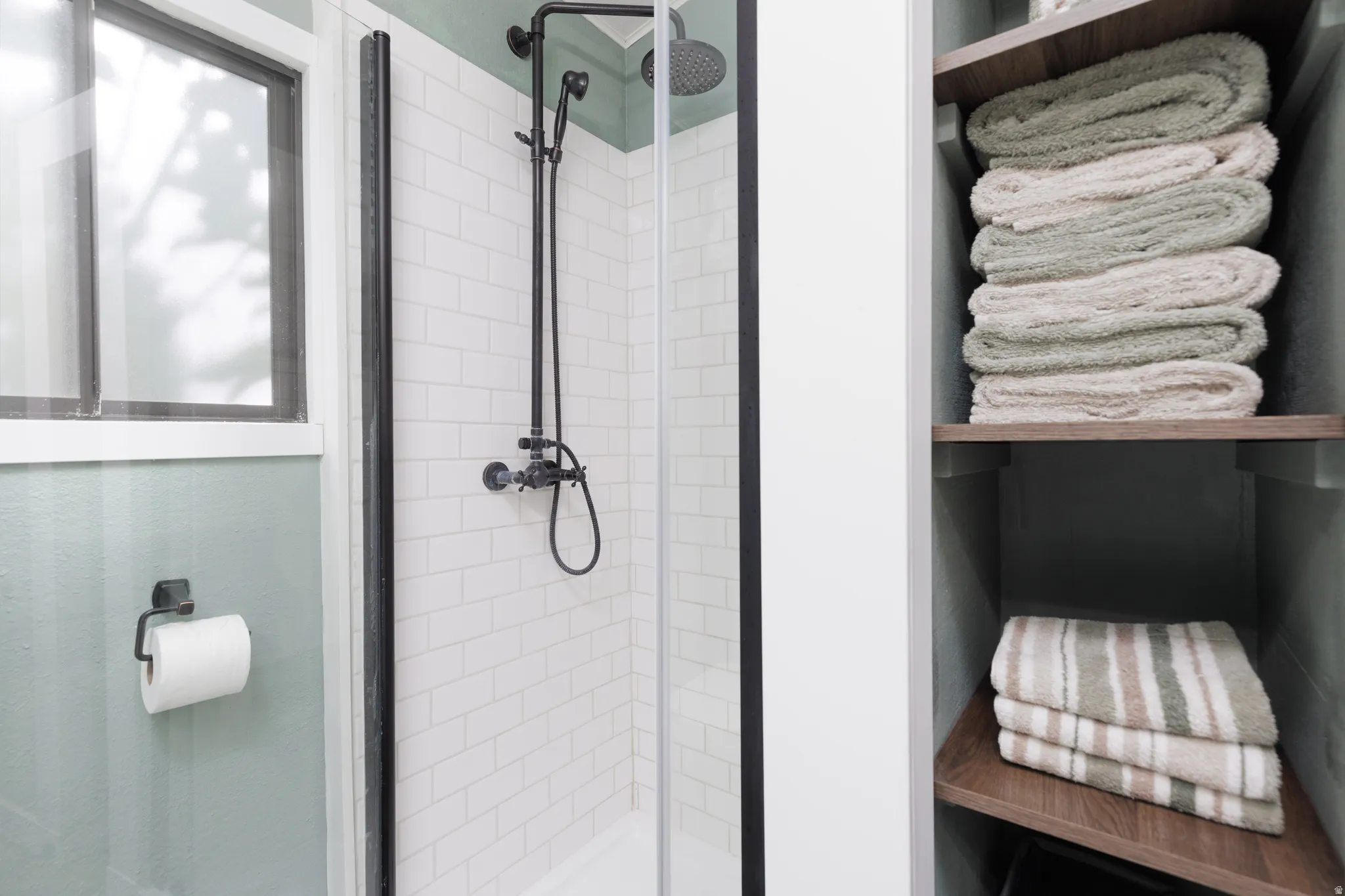 Walk-in Shower & Built-in Storage