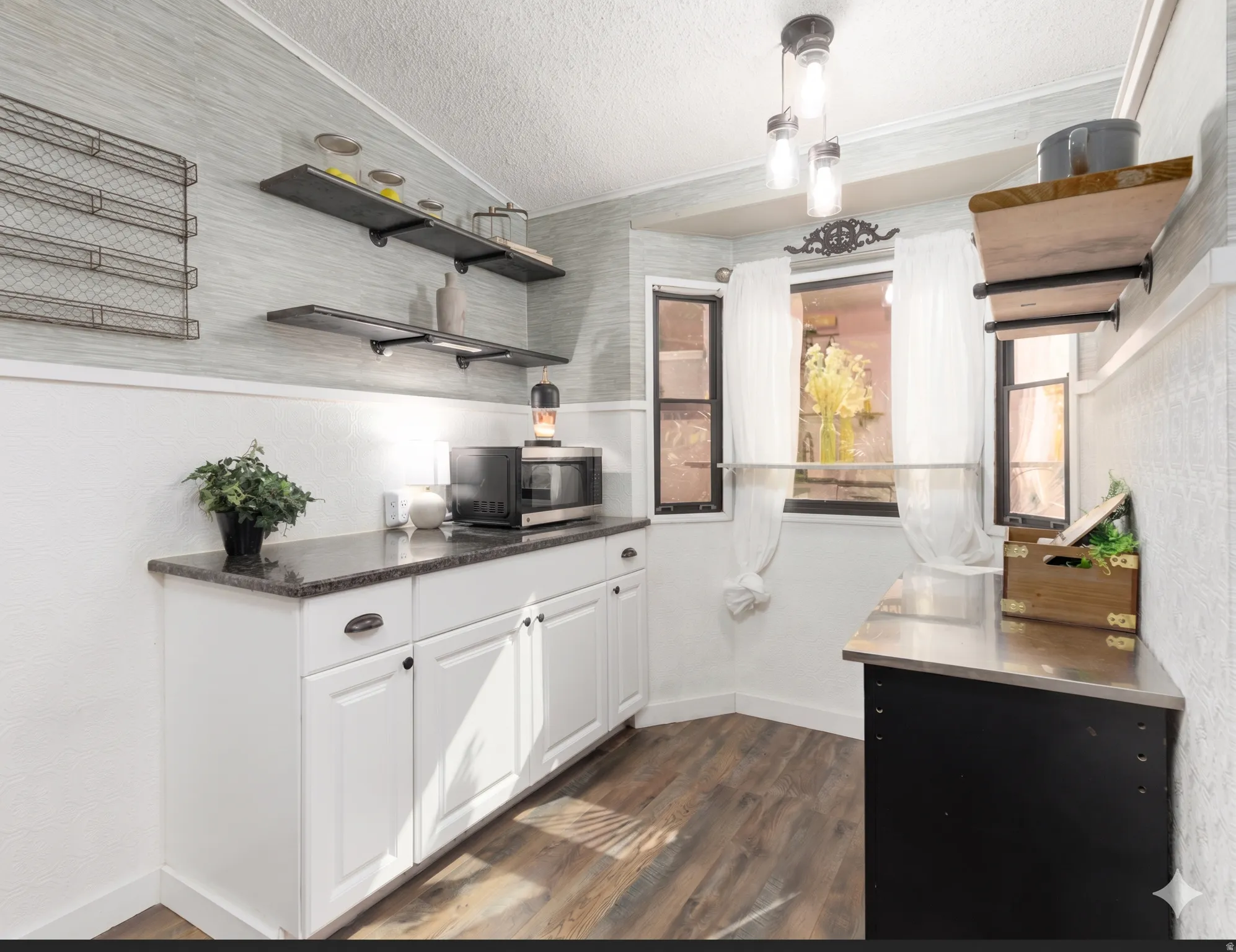 Updated Kitchen with Modern Finishes