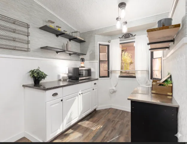 Updated Kitchen with Modern Finishes