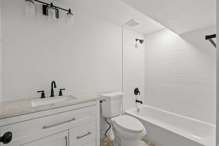 Full bathroom