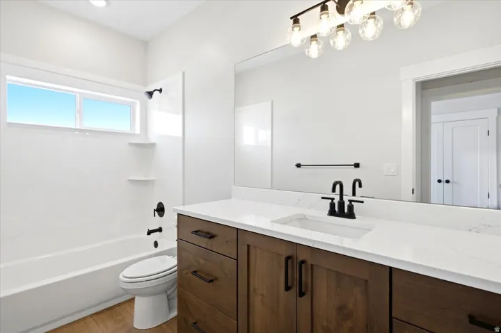 2nd main floor bathroom