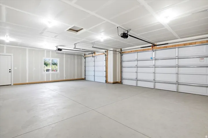 3-car garage