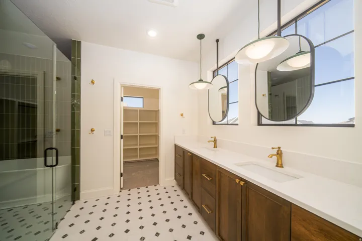 881 E 100 N, Hyde Park, Utah 84318