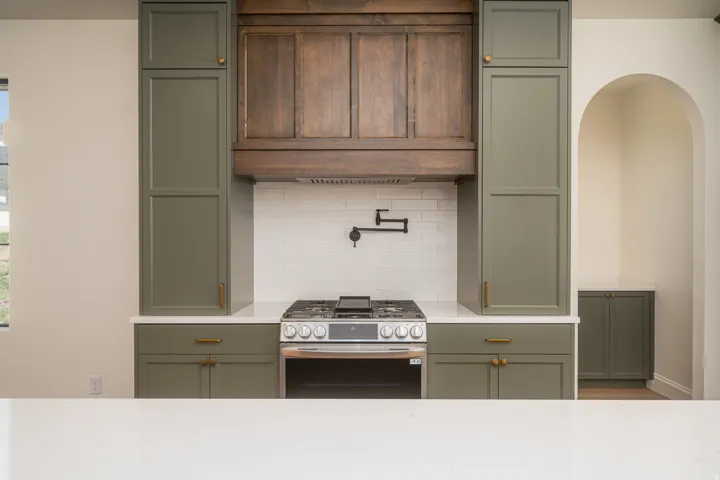 881 E 100 N, Hyde Park, Utah 84318