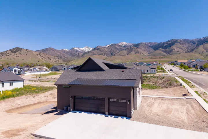 881 E 100 N, Hyde Park, Utah 84318