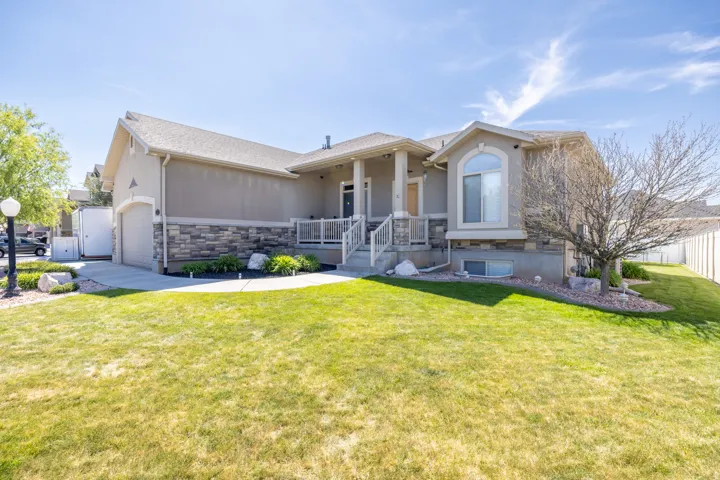 1125 W 3090 S, Syracuse, Utah 84075