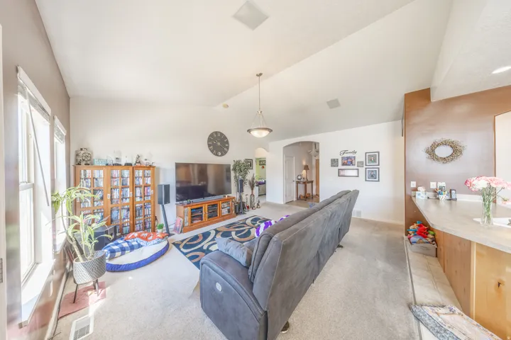 1125 W 3090 S, Syracuse, Utah 84075