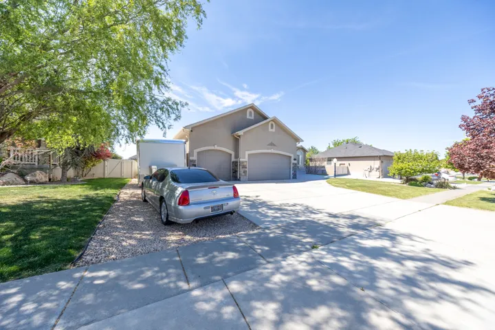 1125 W 3090 S, Syracuse, Utah 84075