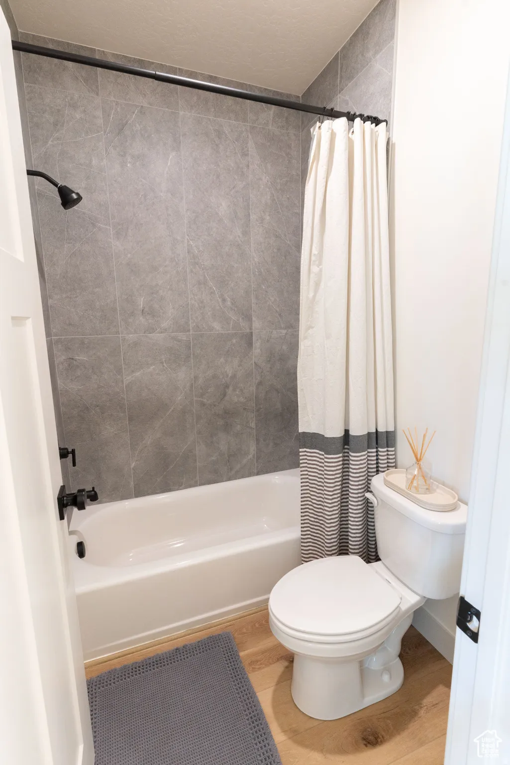 Full bathroom on second floor