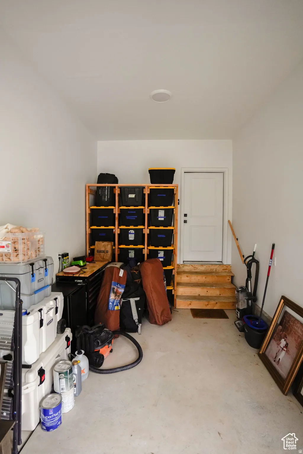 Door from garage to mudroom (photo 11)