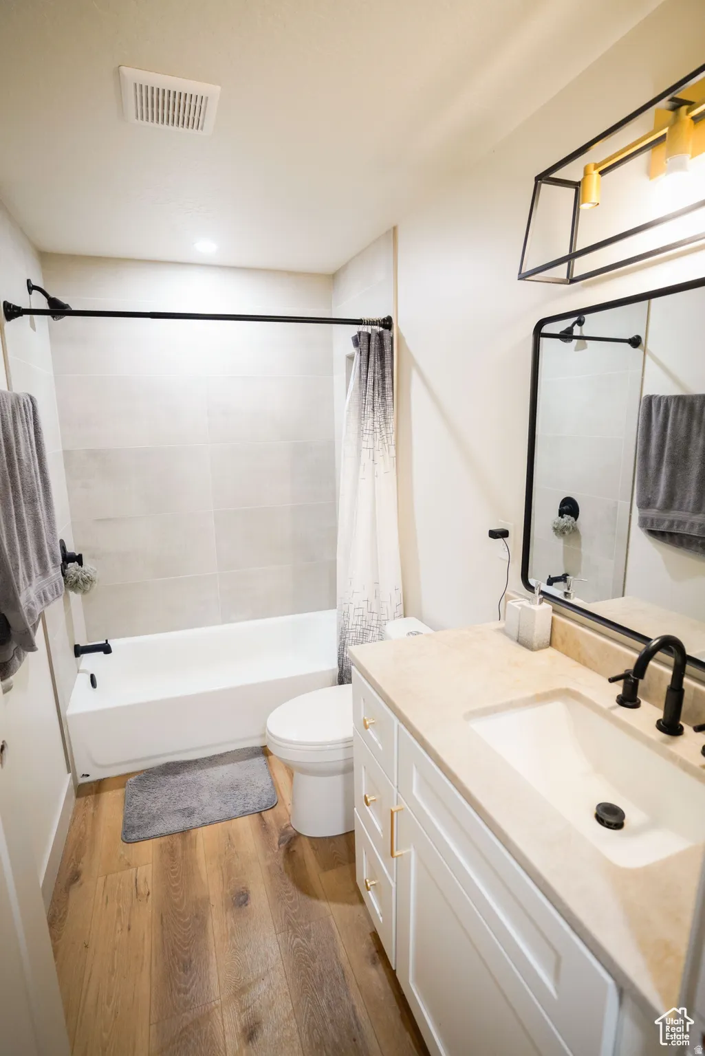Basement full bathroom