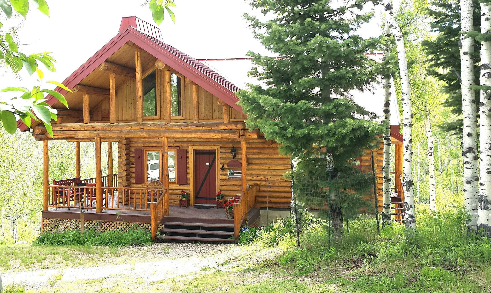 The cabin is constructed of beautiful hand scraped and hand fitted logs, retaining the natural characteristics of the wood.