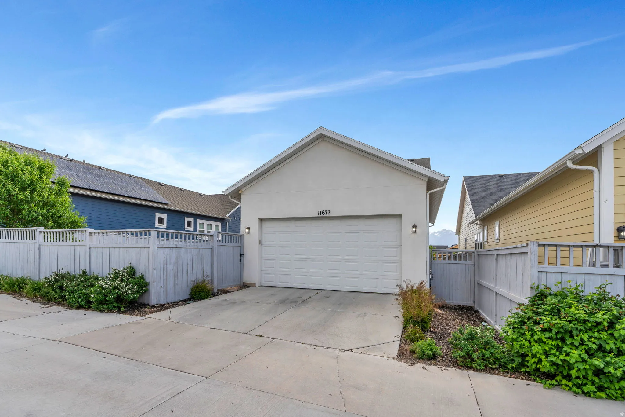 Double garage with extra parking