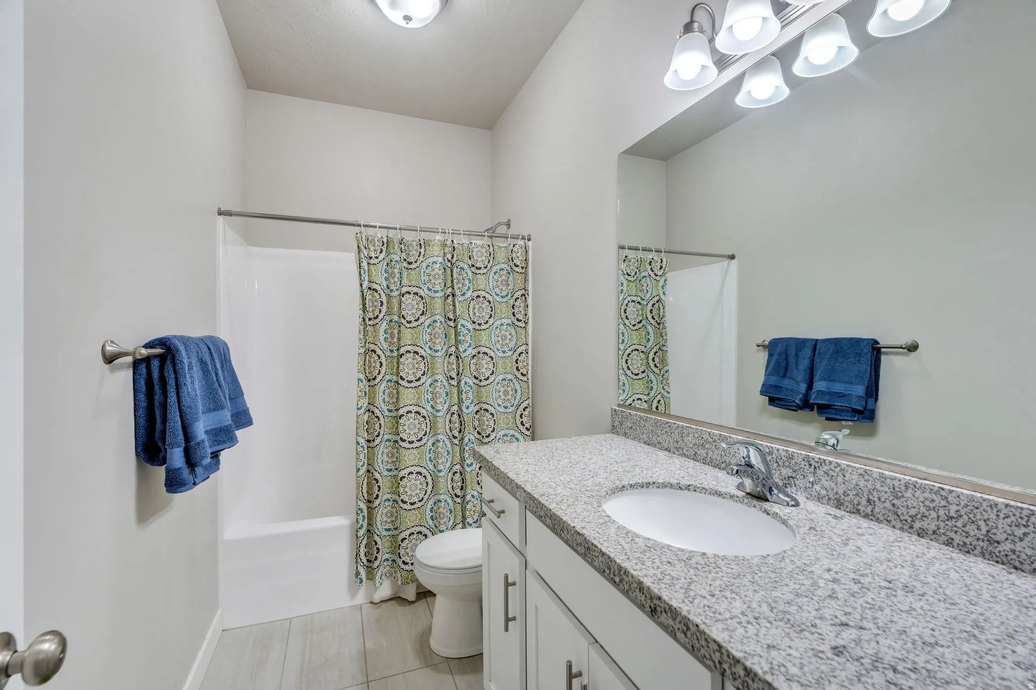 Full bathroom #2 upstairs