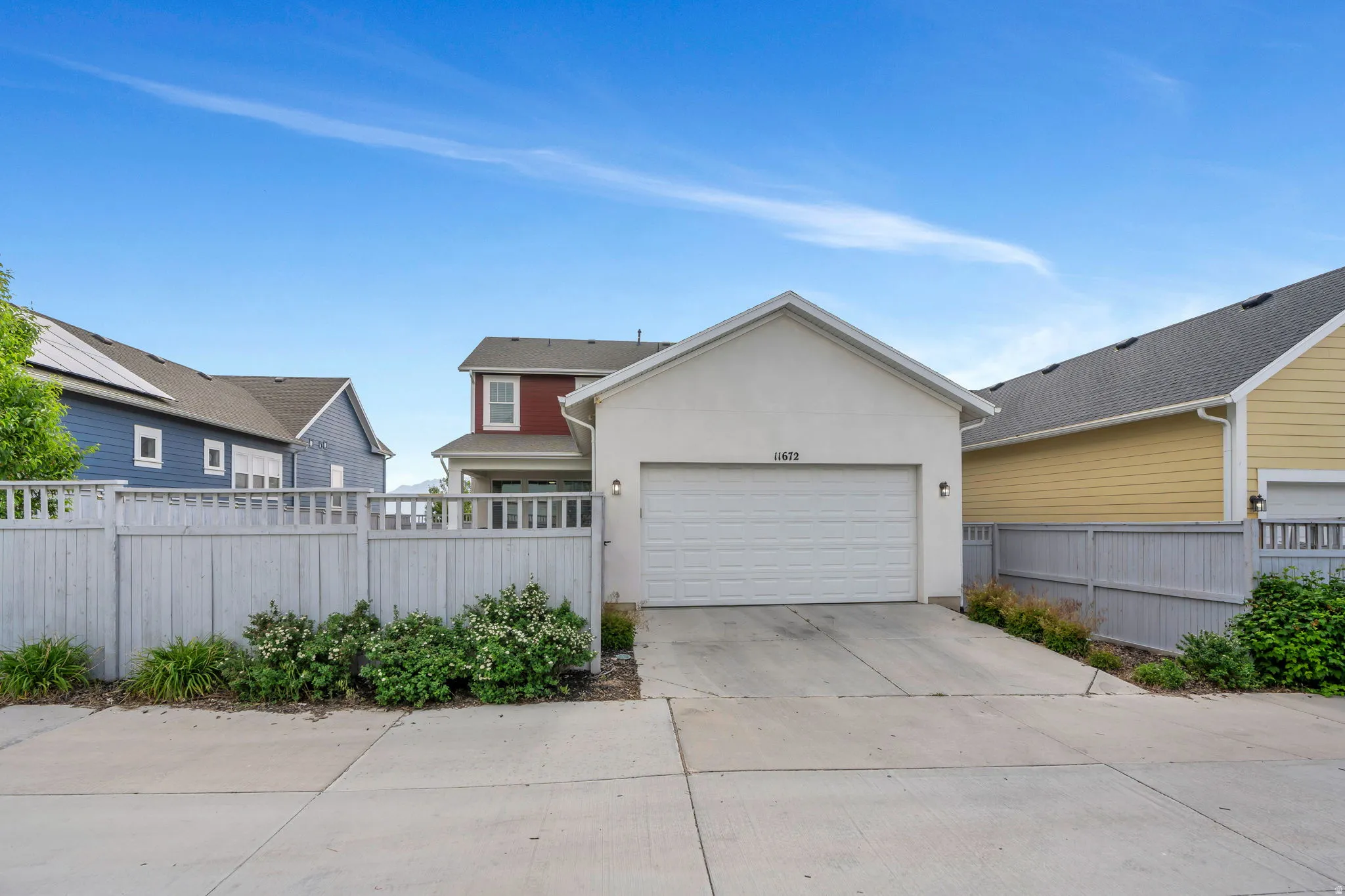 Double garage with extra parking space