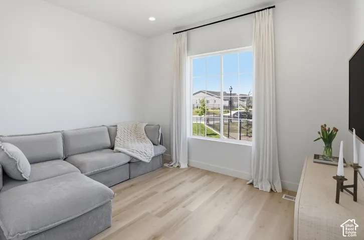 Bedroom/Office